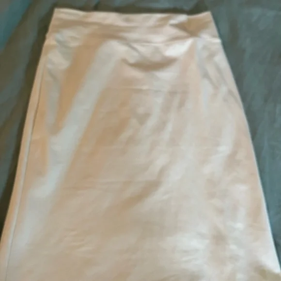 Chic Coral Women's Skirt - Picture 3 of 16